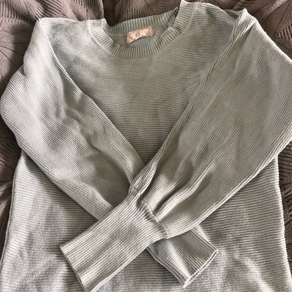 Light Gray/ Green Sweater